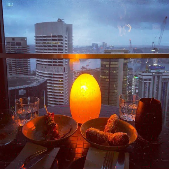 Meet your Posher, A - Picture 1 of 1